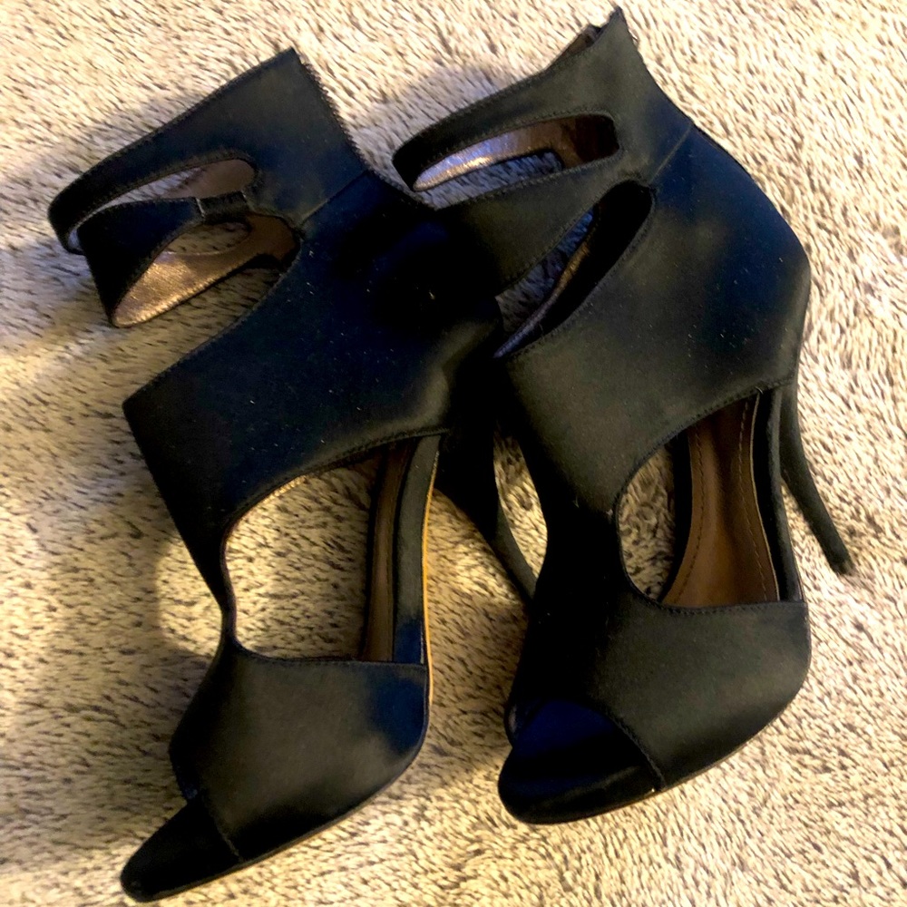 Leon Max stilettos size 6.5 EUC